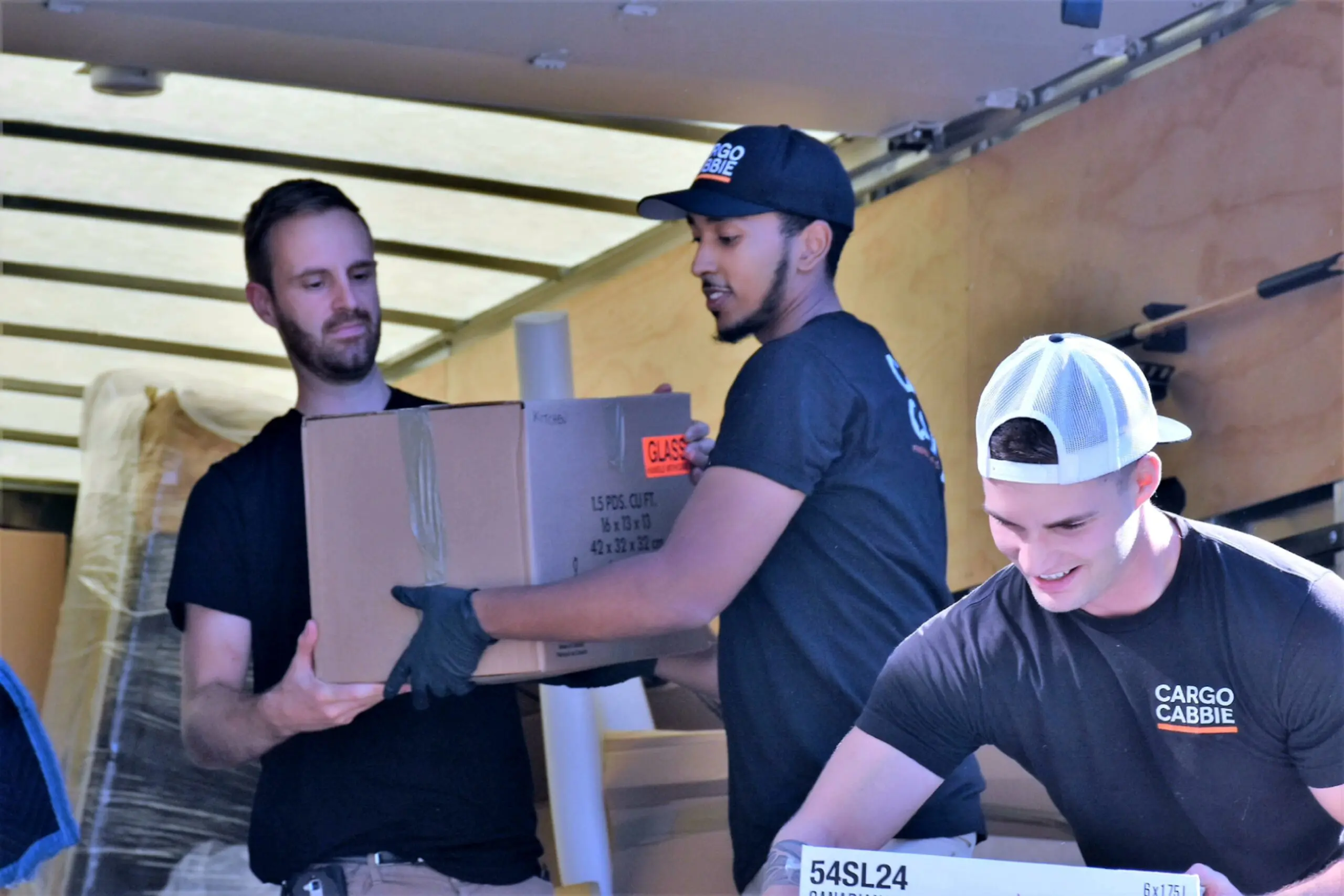 Book Professional Movers in Toronto hiring professional movers