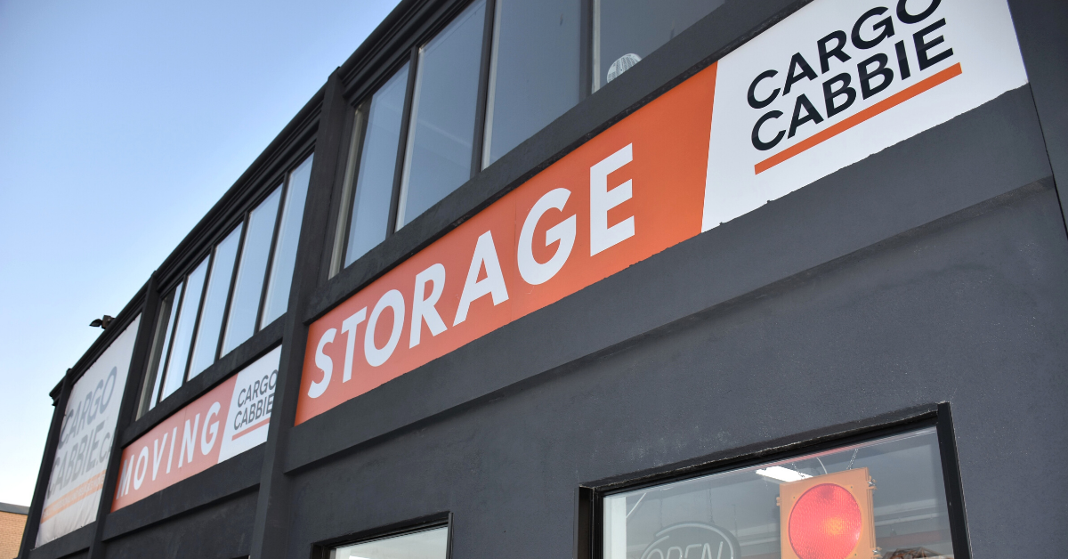 STORAGE FACILITY TORONTO __ CARGO CABBIE